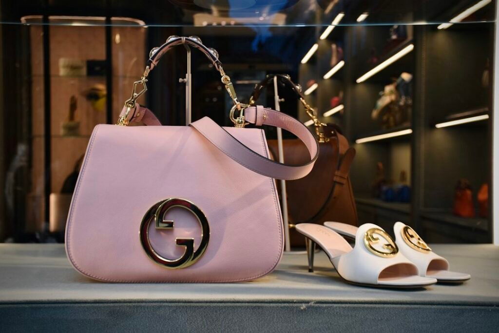 Fashion accessories and street style inspiration